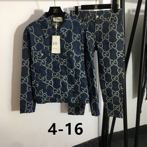 Gucci Women's Suits 37